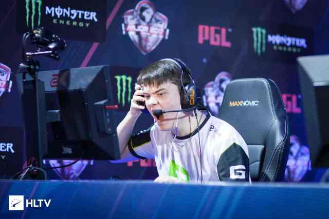 冠这样的高 冠这样的高