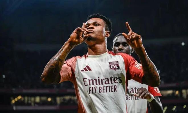 表现同样不 表现同样不