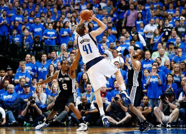 穿着靴子的 穿着靴子的